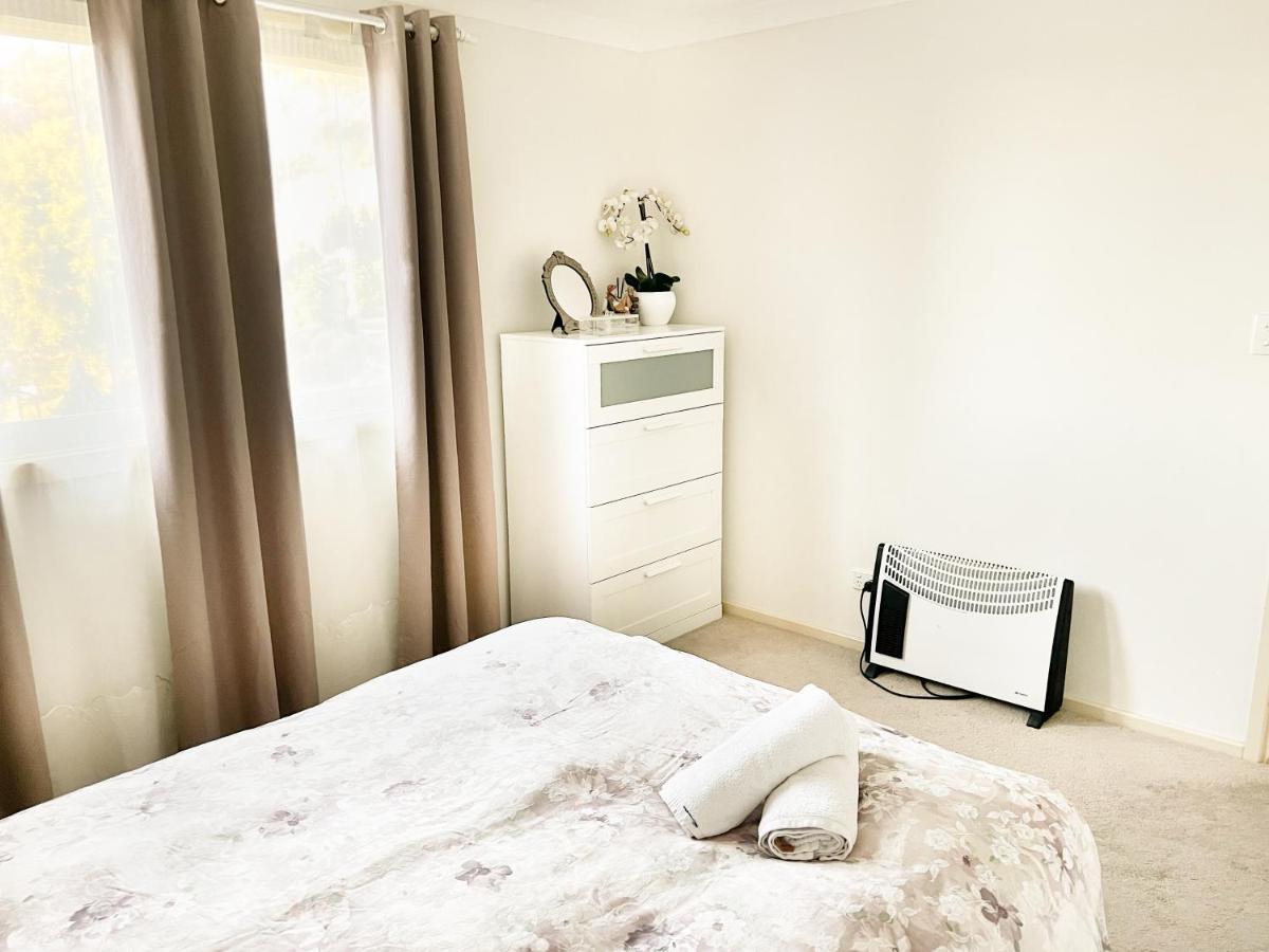 Bright & Beautiful Home On The Hills! Kelmscott Extérieur photo